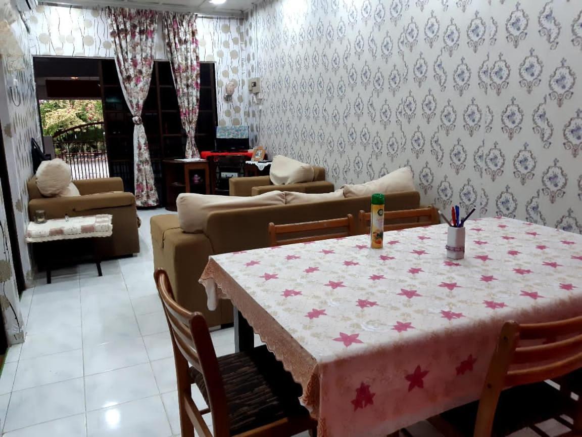 Bemban Garden Homestay Batu Gagah Exterior foto